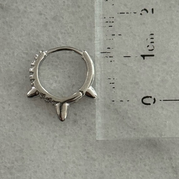 COPY - Sterling Silver Crystal Pave Spike Hoop Earrings 

Brand New - Picture 3 of 5